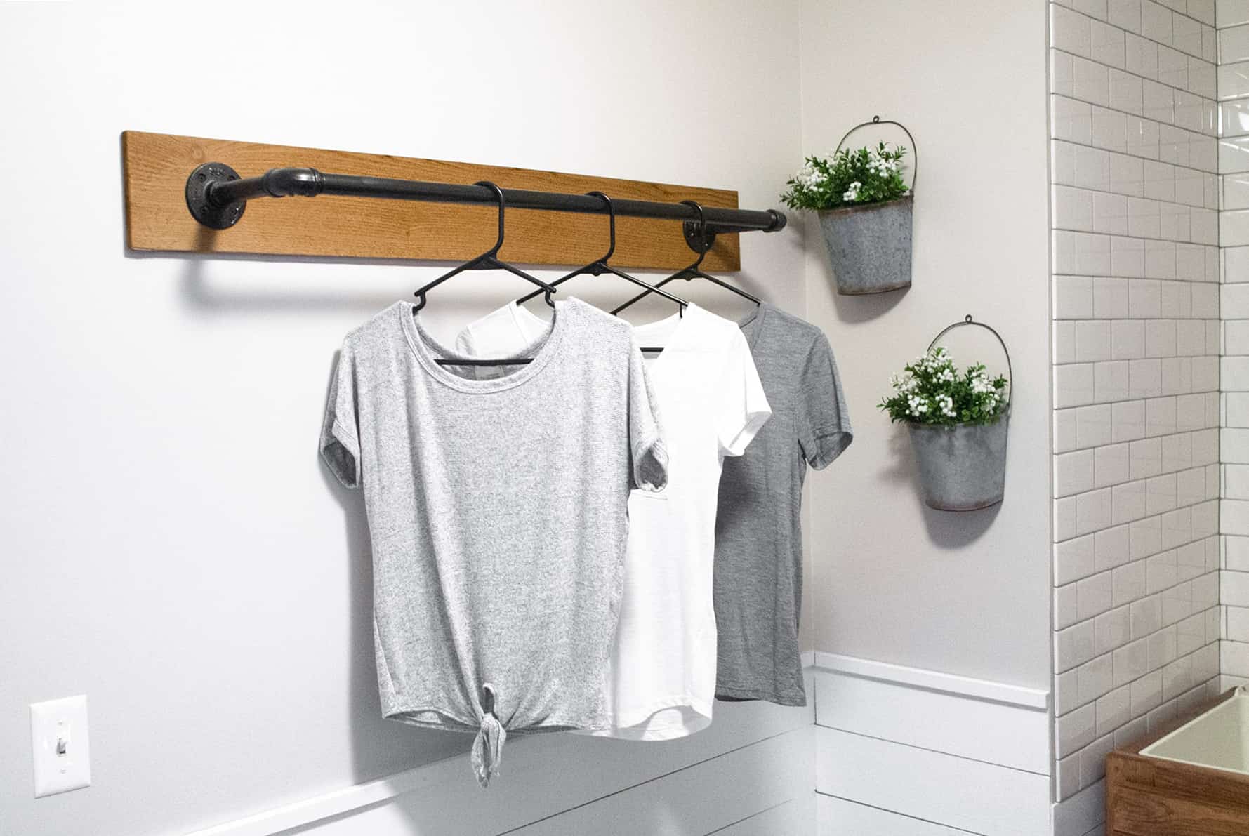 DIY Wall Mounted Clothing Rack – Sammy On State