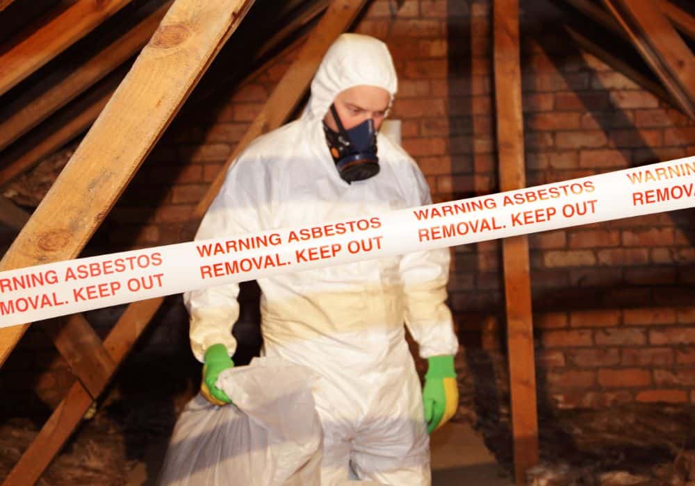 Why It's Important To Remove Asbestos From Pipe Insulation