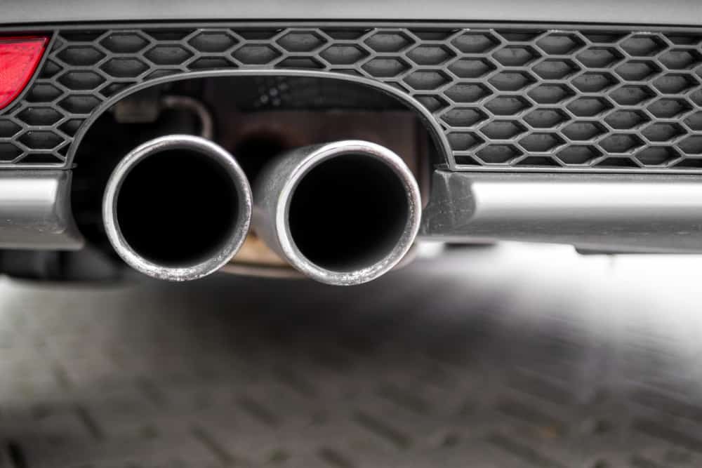 how to fix a hole in exhaust pipe
